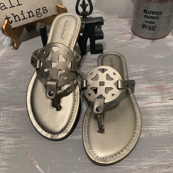 PEWTER SILVER ornate thong sandals Pierre Dumas NIB 6 6.5 7 7.5 8.5 9 10 M Width - Picture 6 of 12